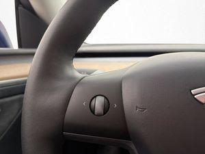 Tesla Model Y bild 23