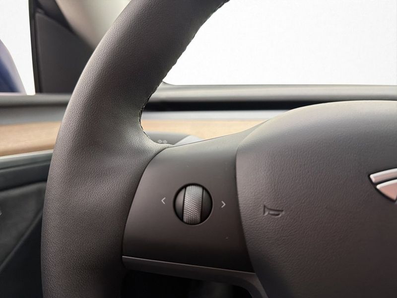 Tesla Model Y bild 23