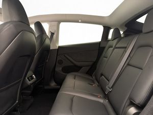 Tesla Model Y bild 21