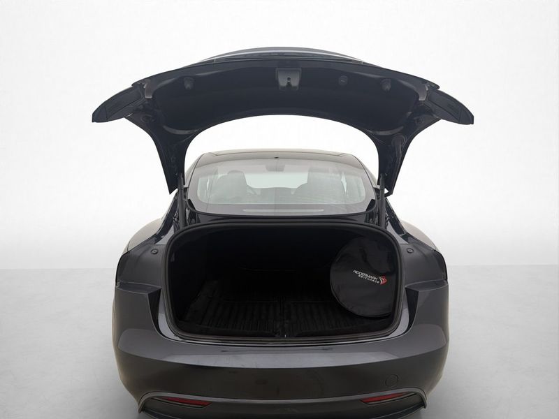 Tesla Model 3 bild 21