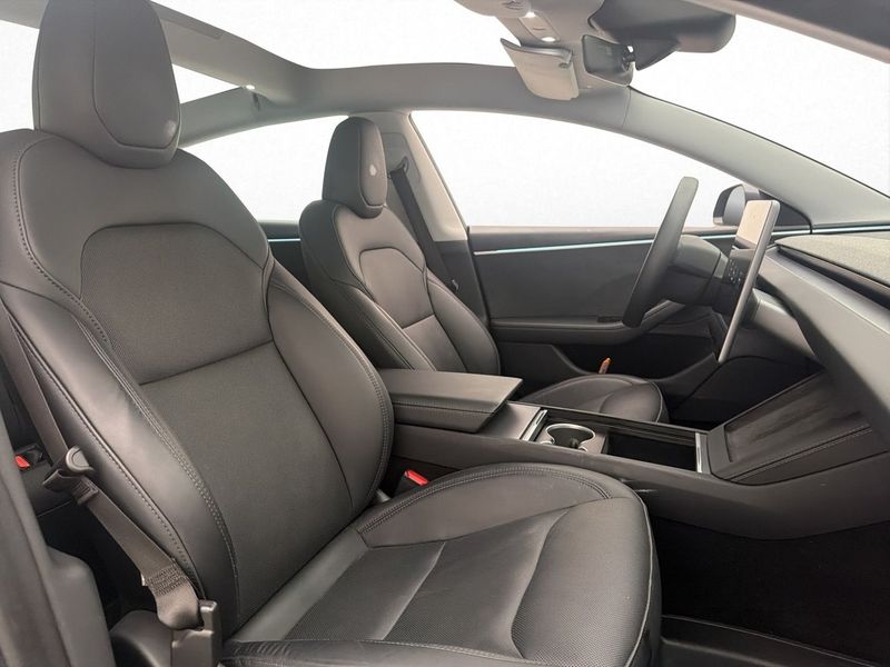 Tesla Model 3 bild 18