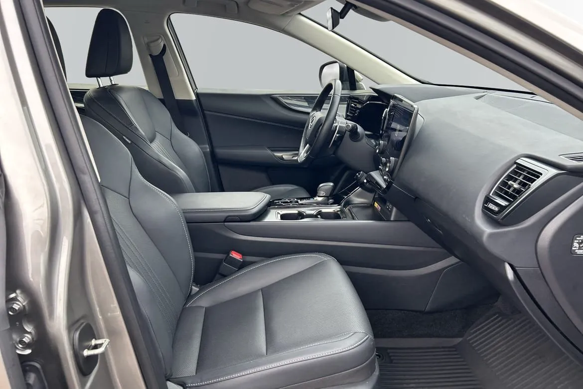 Lexus NX bild 6