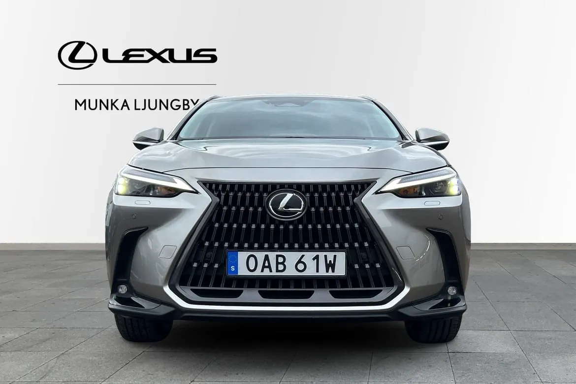 Lexus NX bild 5