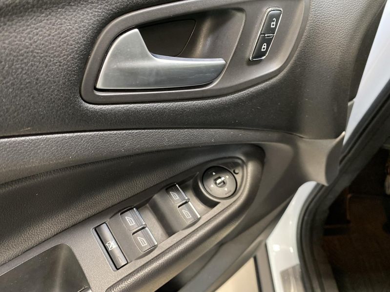 Ford Kuga bild 17