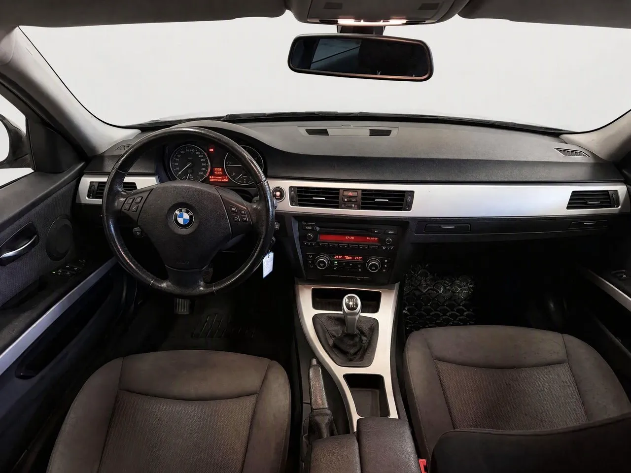 BMW 318 bild 9