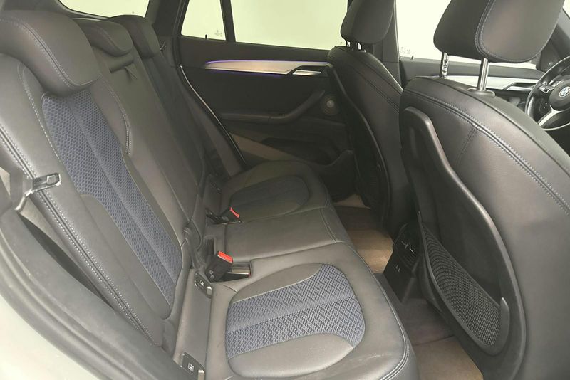 BMW X1 bild 8