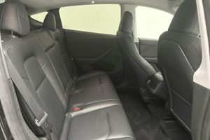 Tesla Model Y bild 8