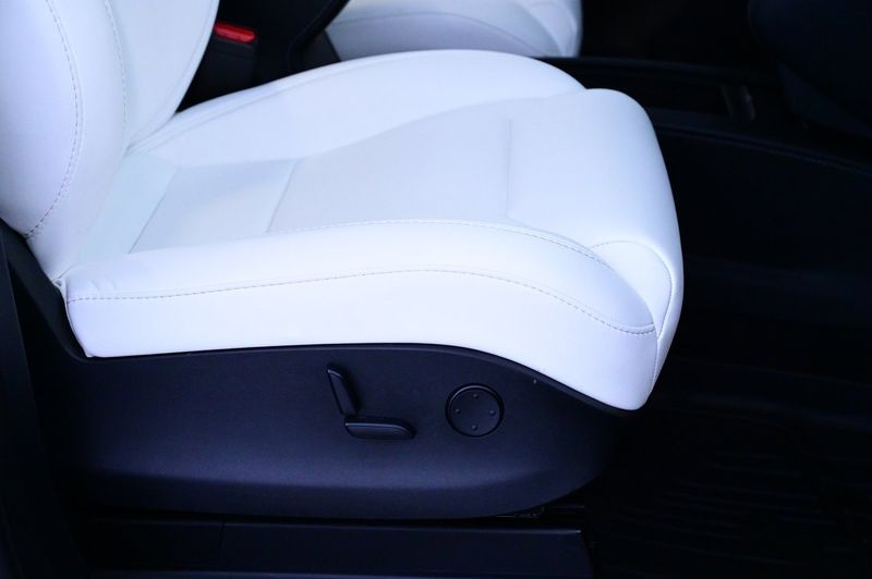 Tesla Model X bild 15
