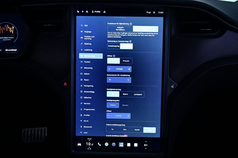 Tesla Model X bild 17
