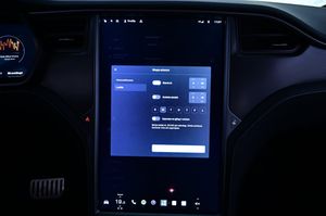 Tesla Model X bild 18