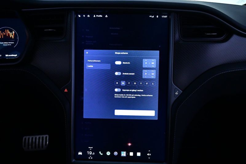 Tesla Model X bild 18