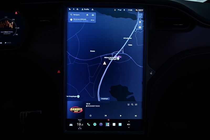Tesla Model X bild 21