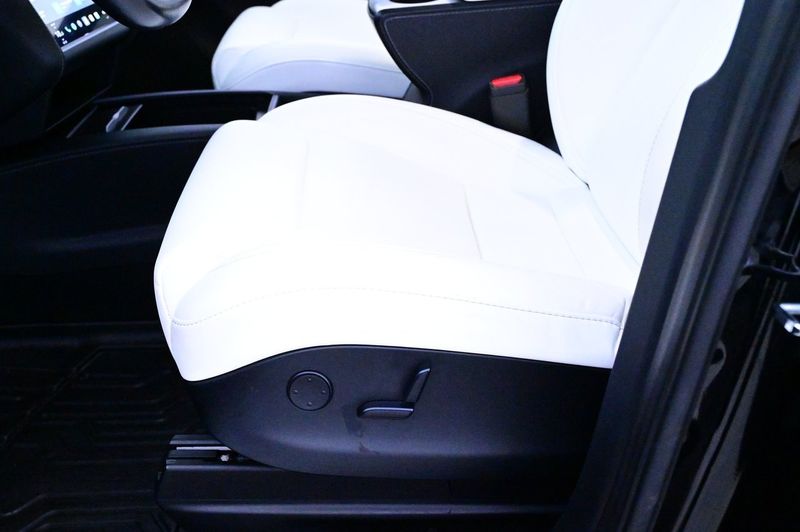 Tesla Model X bild 13