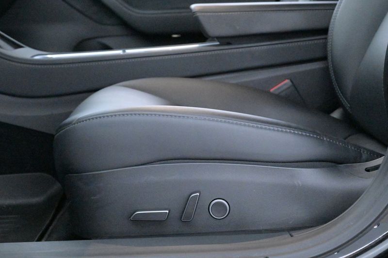 Tesla Model 3 bild 11