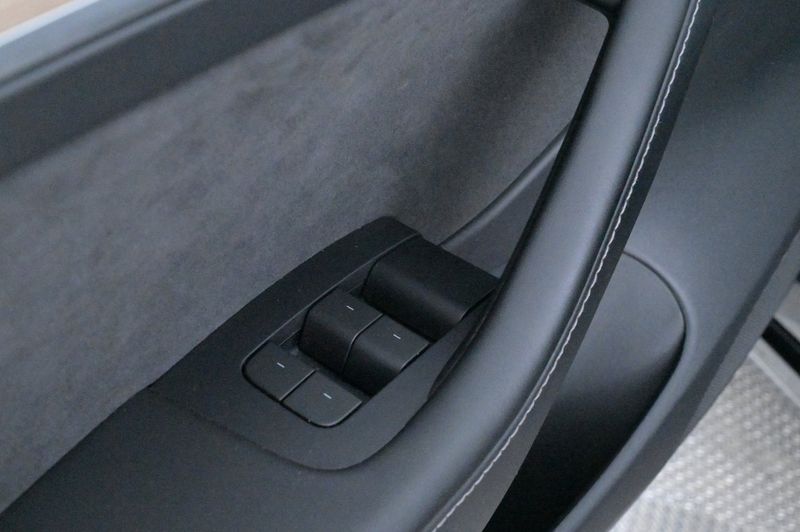 Tesla Model 3 bild 10