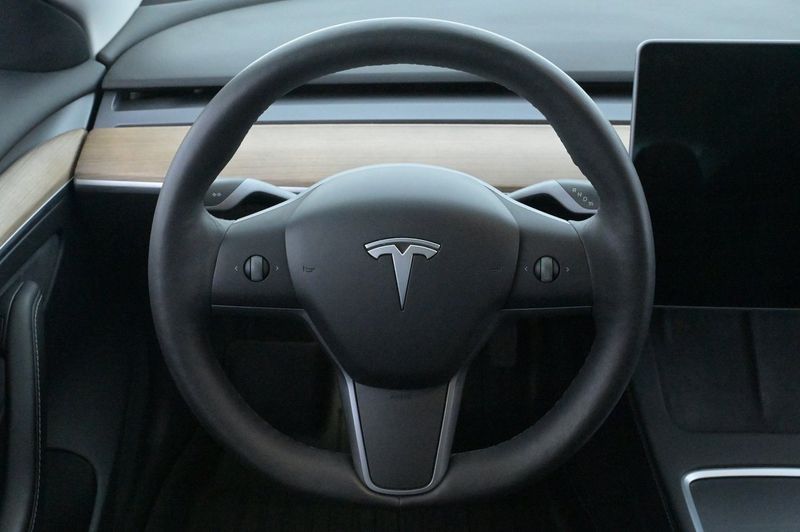 Tesla Model 3 bild 7