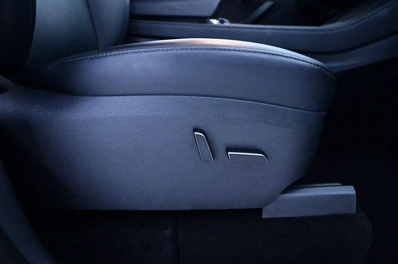 Tesla Model Y bild 13