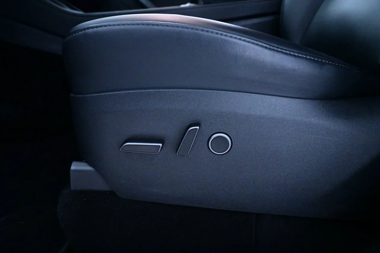 Tesla Model Y bild 11