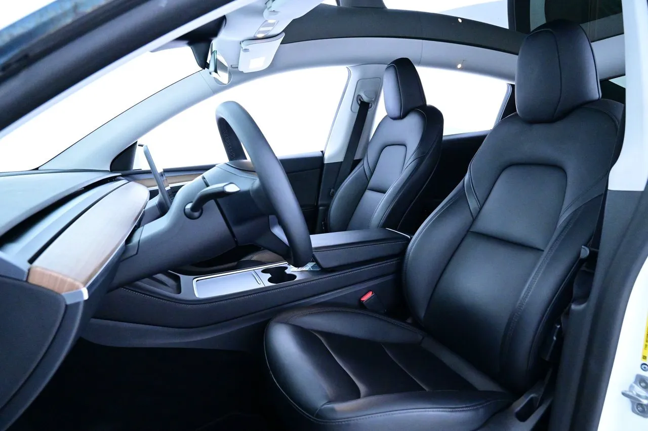 Tesla Model Y bild 9