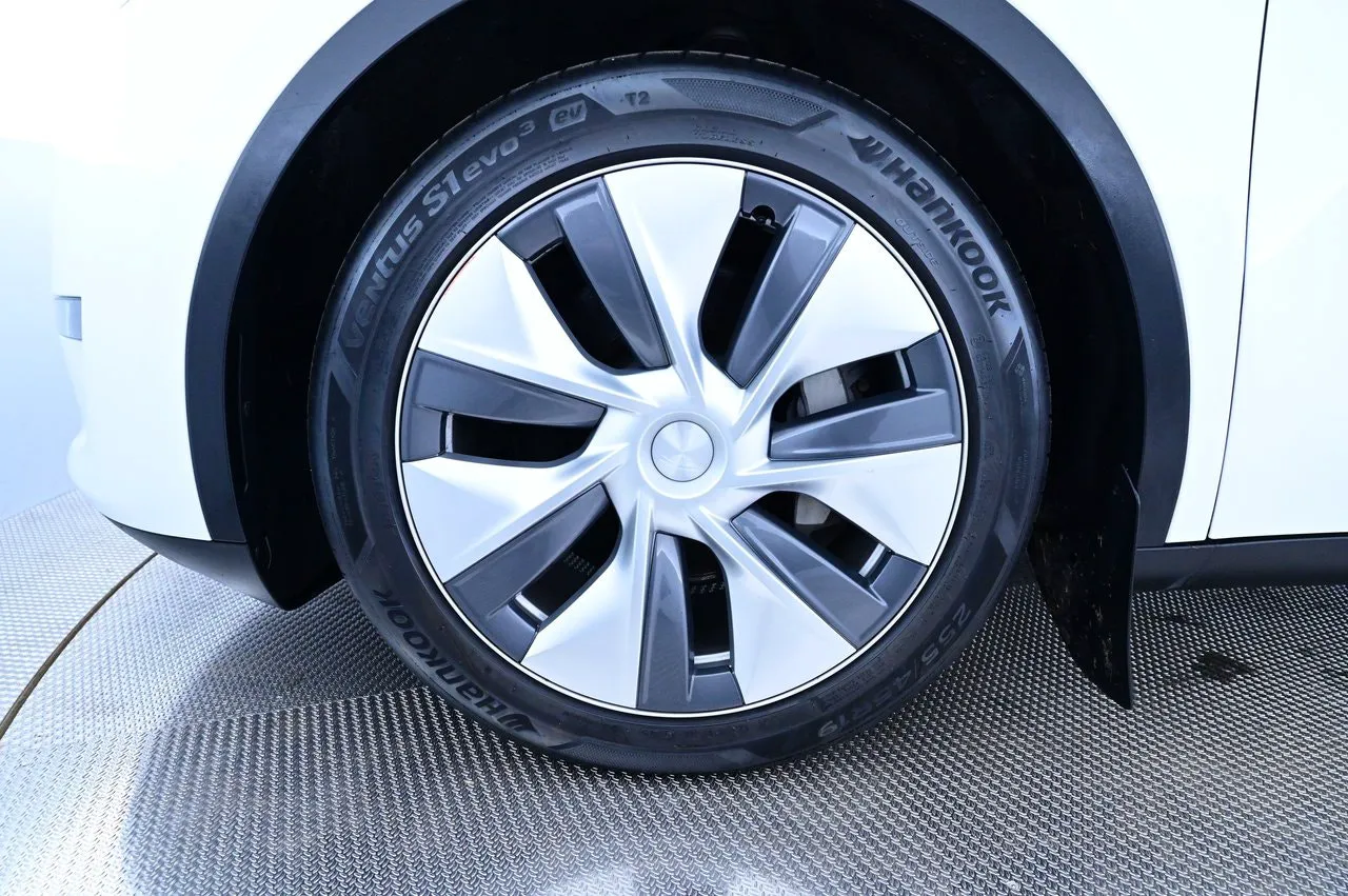 Tesla Model Y bild 27