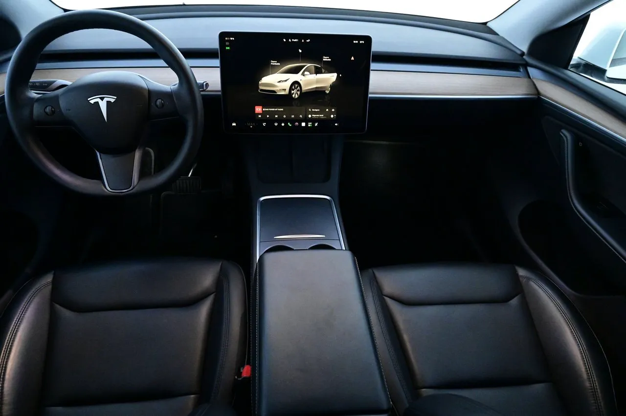 Tesla Model Y bild 6