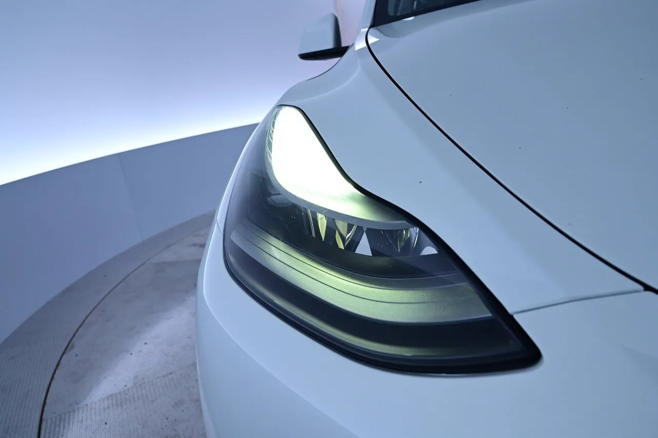 Tesla Model Y bild 26