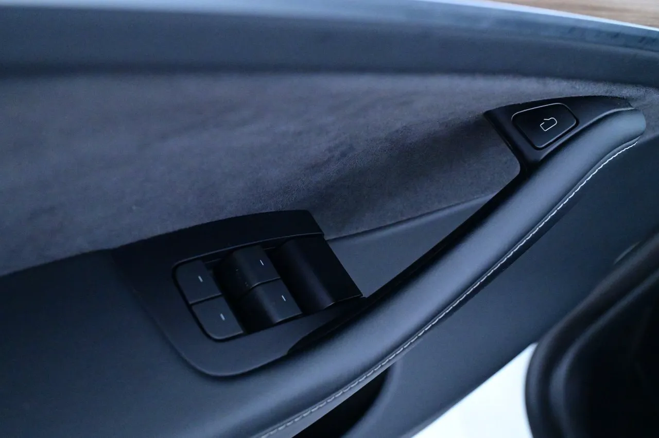 Tesla Model Y bild 10