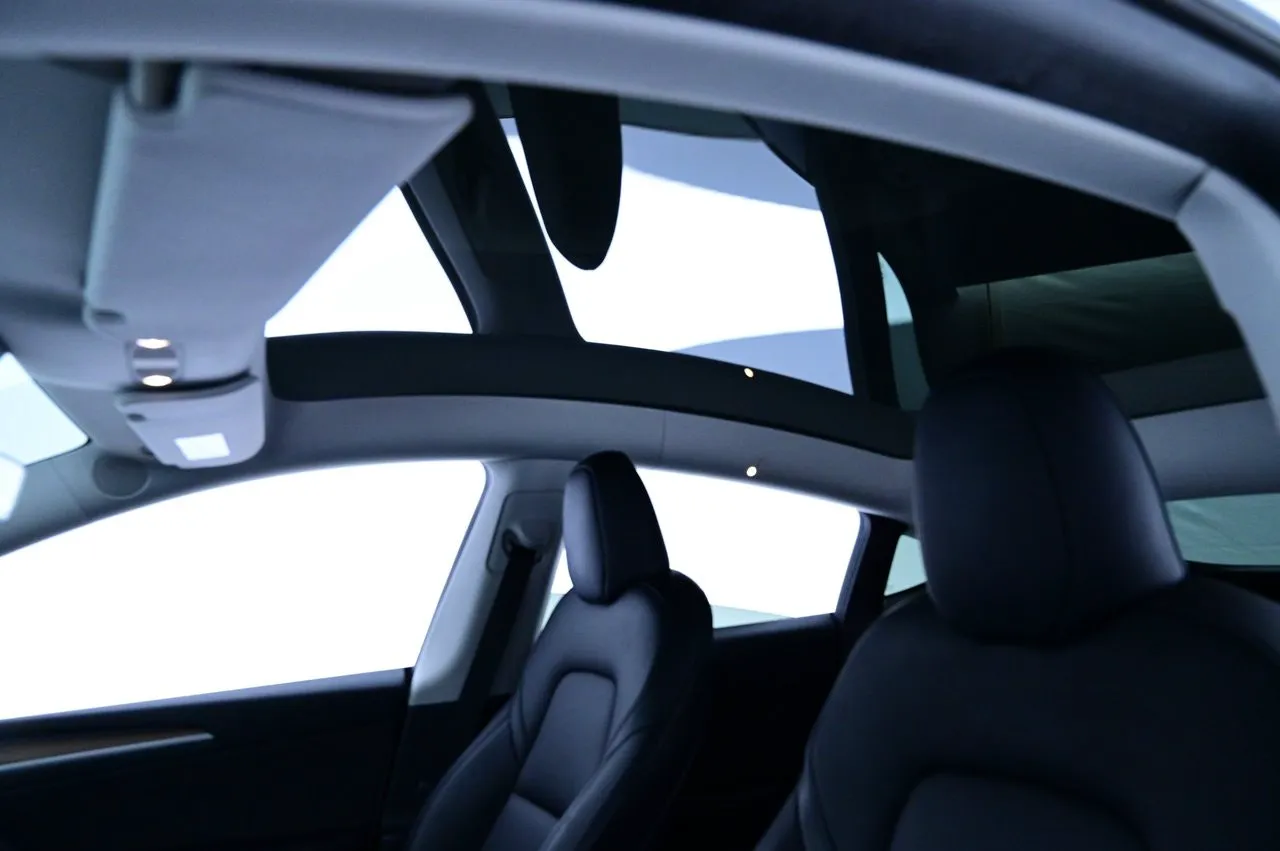 Tesla Model Y bild 24