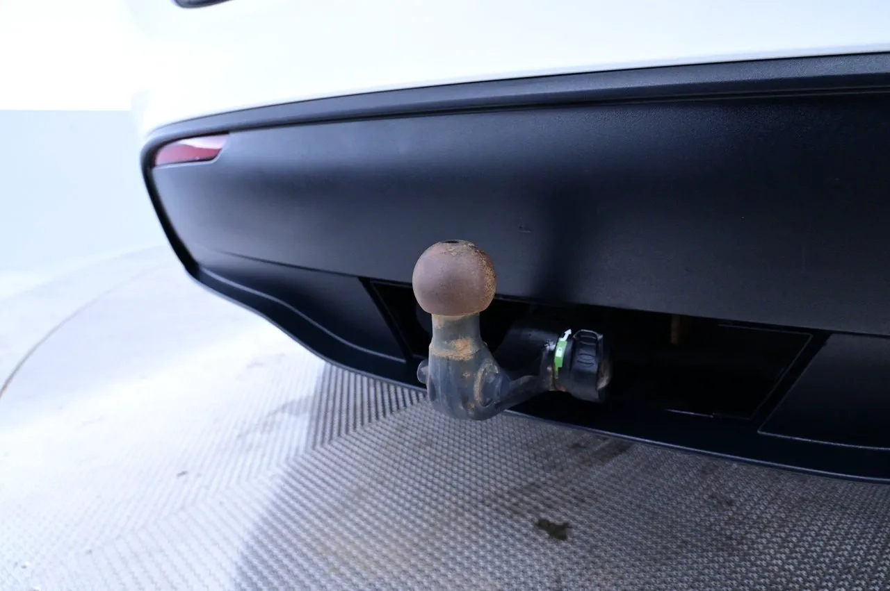 Tesla Model Y bild 25