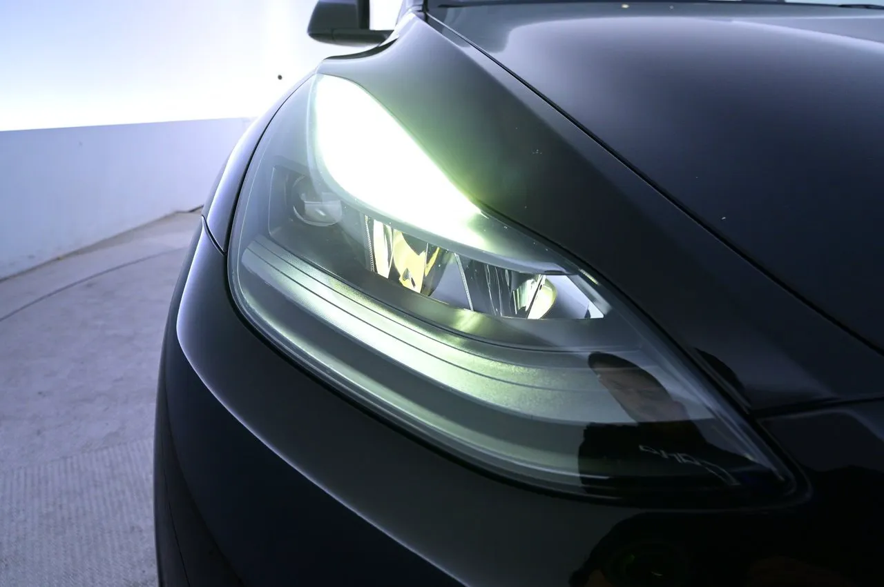 Tesla Model Y bild 26