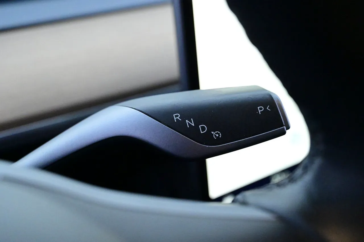 Tesla Model Y bild 8