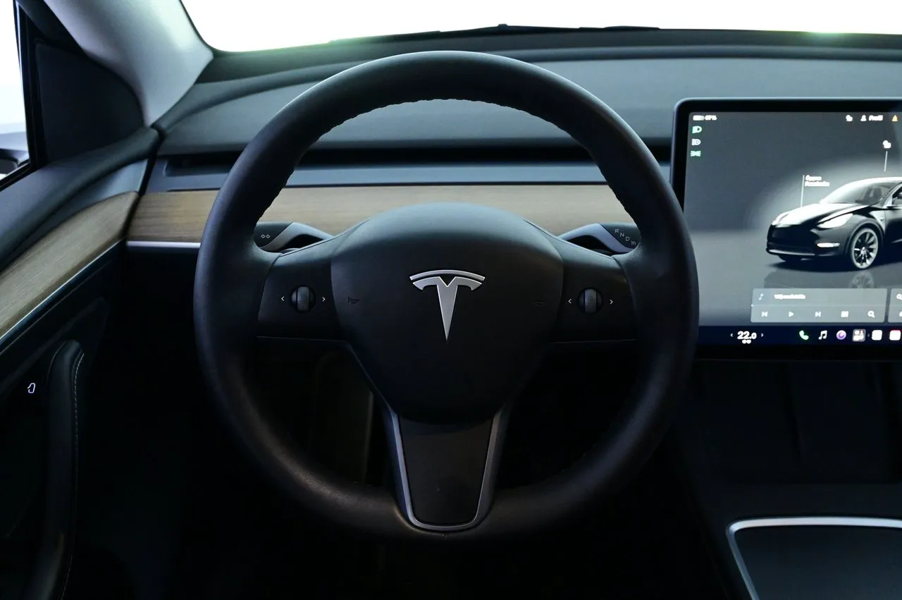 Tesla Model Y bild 7