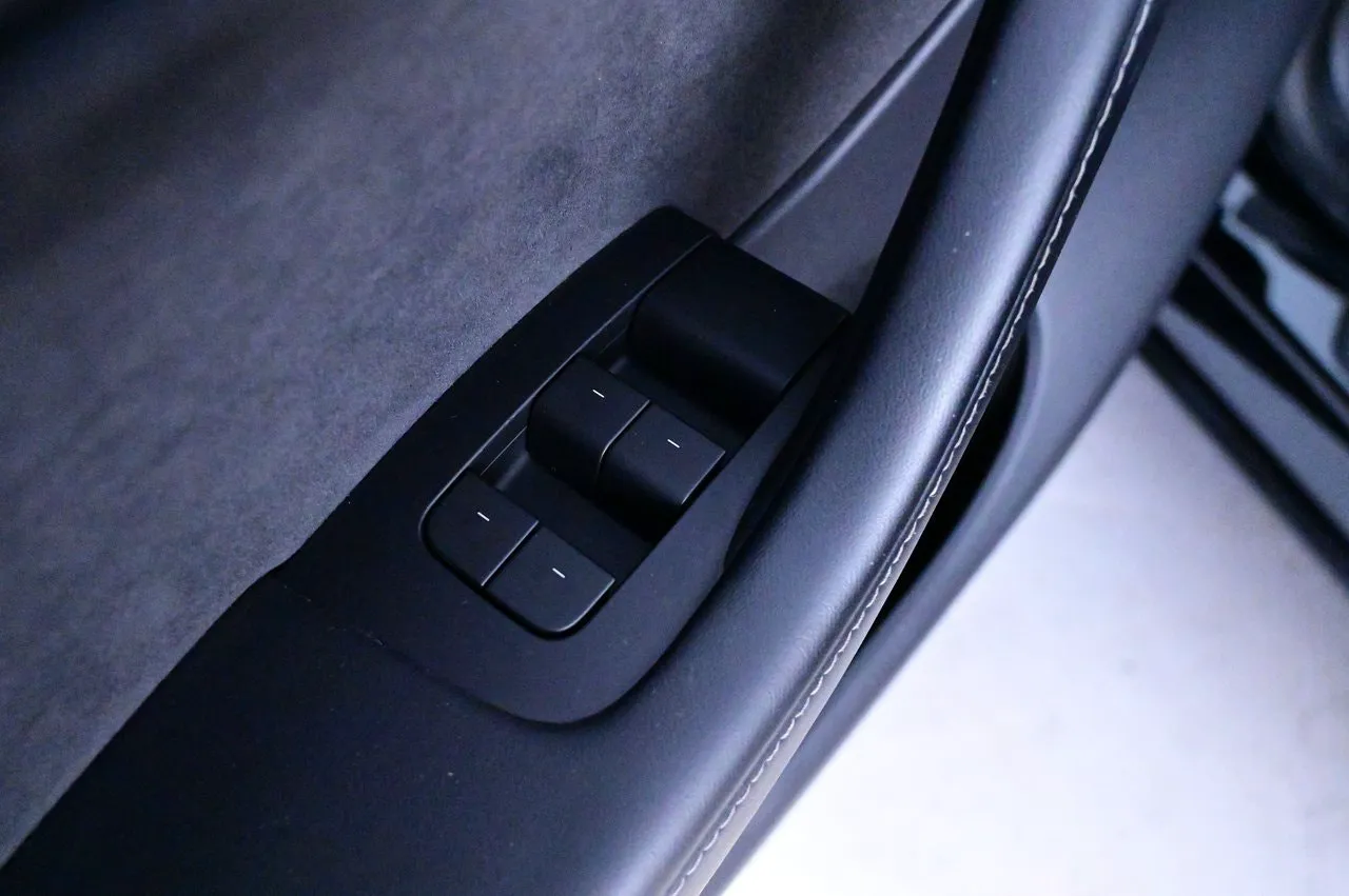 Tesla Model Y bild 10