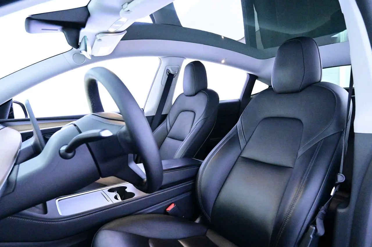 Tesla Model Y bild 9