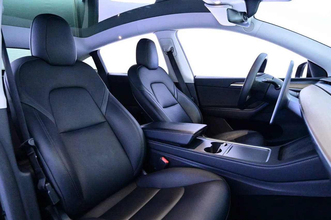 Tesla Model Y bild 12