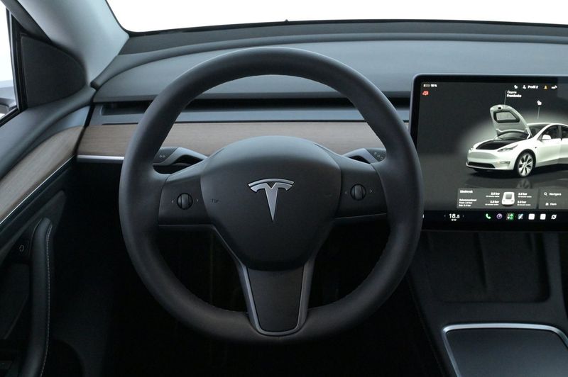 Tesla Model Y bild 7