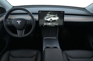 Tesla Model Y bild 6