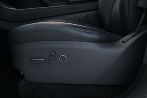 Tesla Model Y bild 11