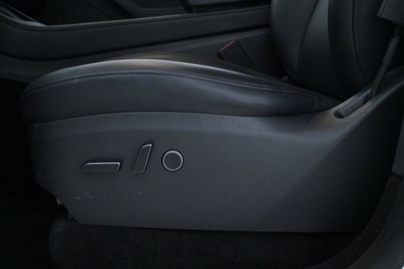 Tesla Model Y bild 11