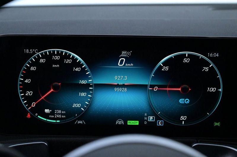 Mercedes EQB300 bild 9