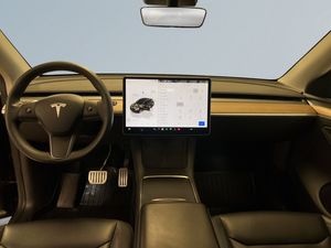 Tesla Model Y bild 8