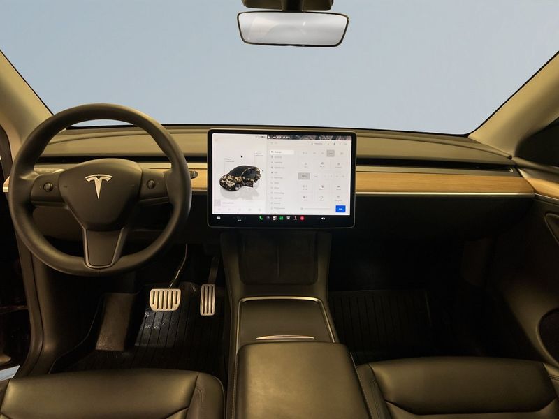 Tesla Model Y bild 8
