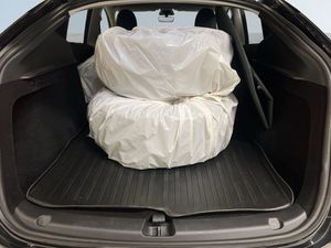 Tesla Model Y bild 12