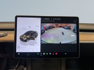 Tesla Model Y bild 15