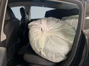 Tesla Model Y bild 13