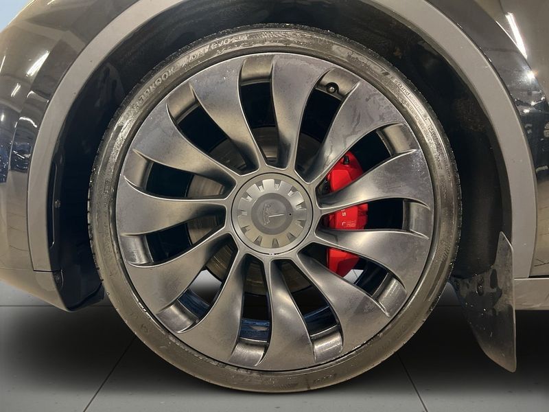 Tesla Model Y bild 14