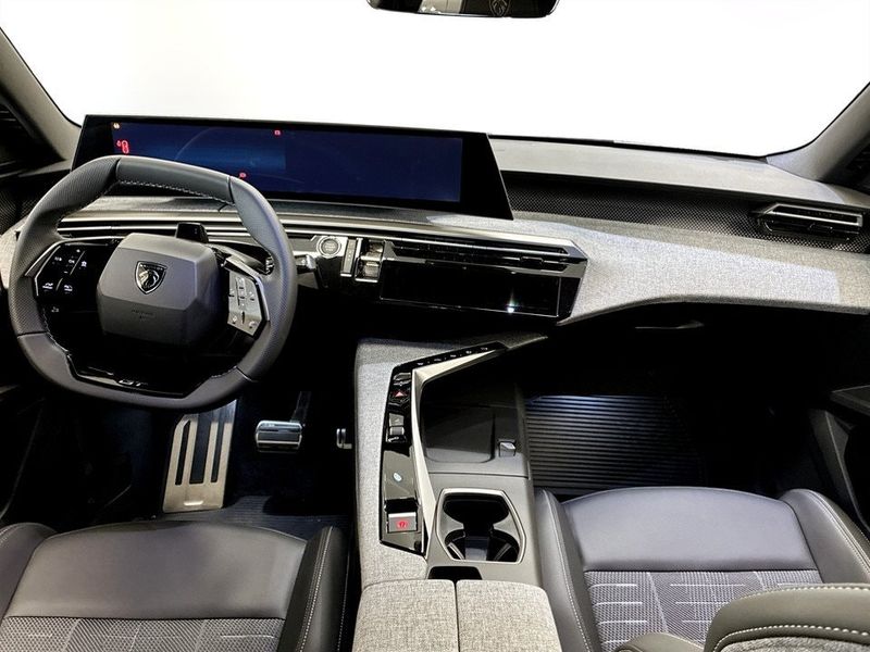 Peugeot e-3008 bild 2