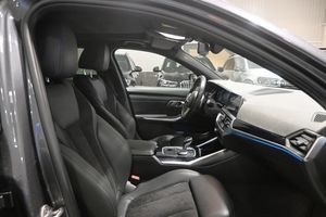 BMW 330 bild 12
