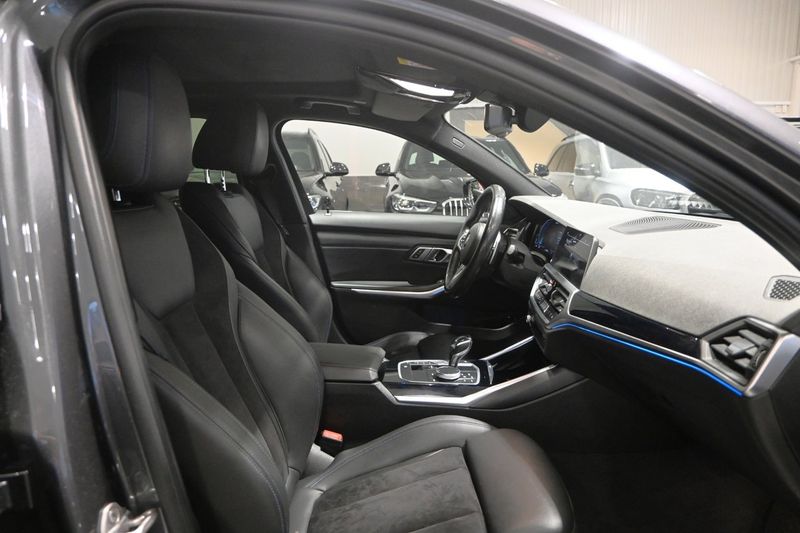 BMW 330 bild 12