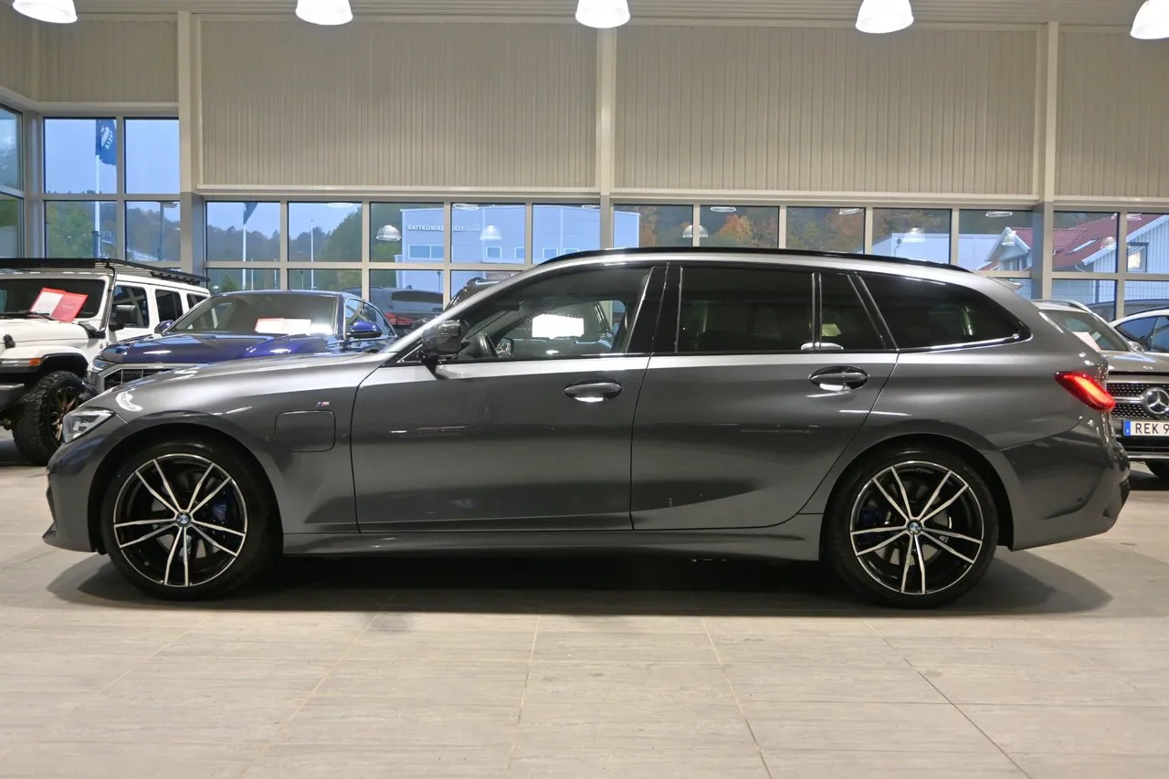 BMW 330 bild 2